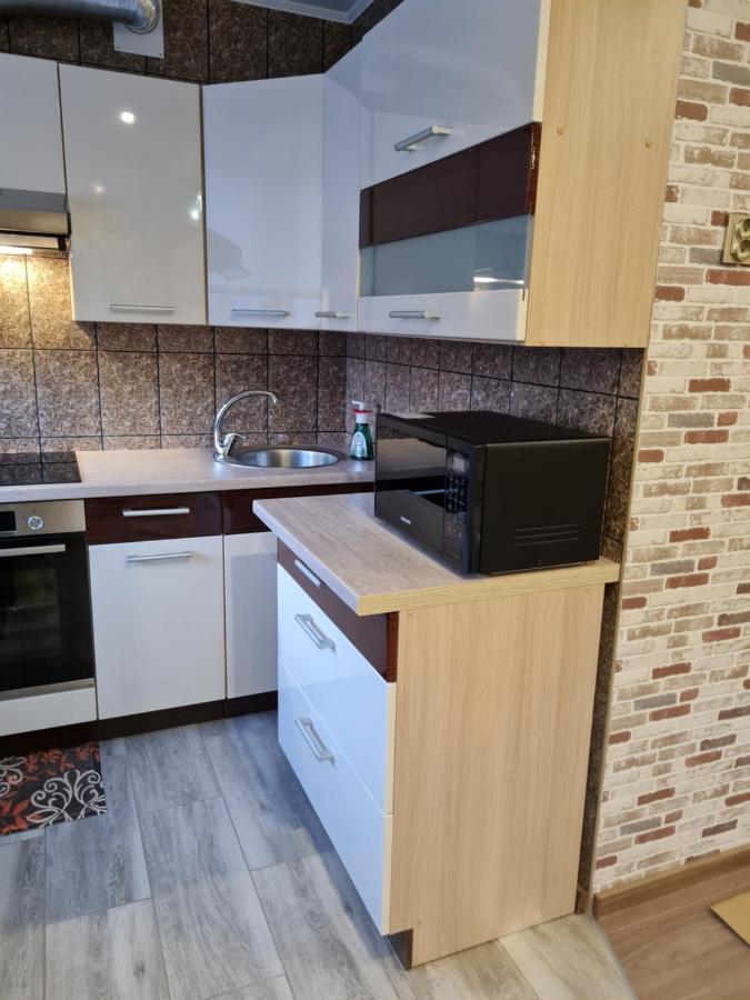 Hannah Kraslava Ngoại thất bức ảnh