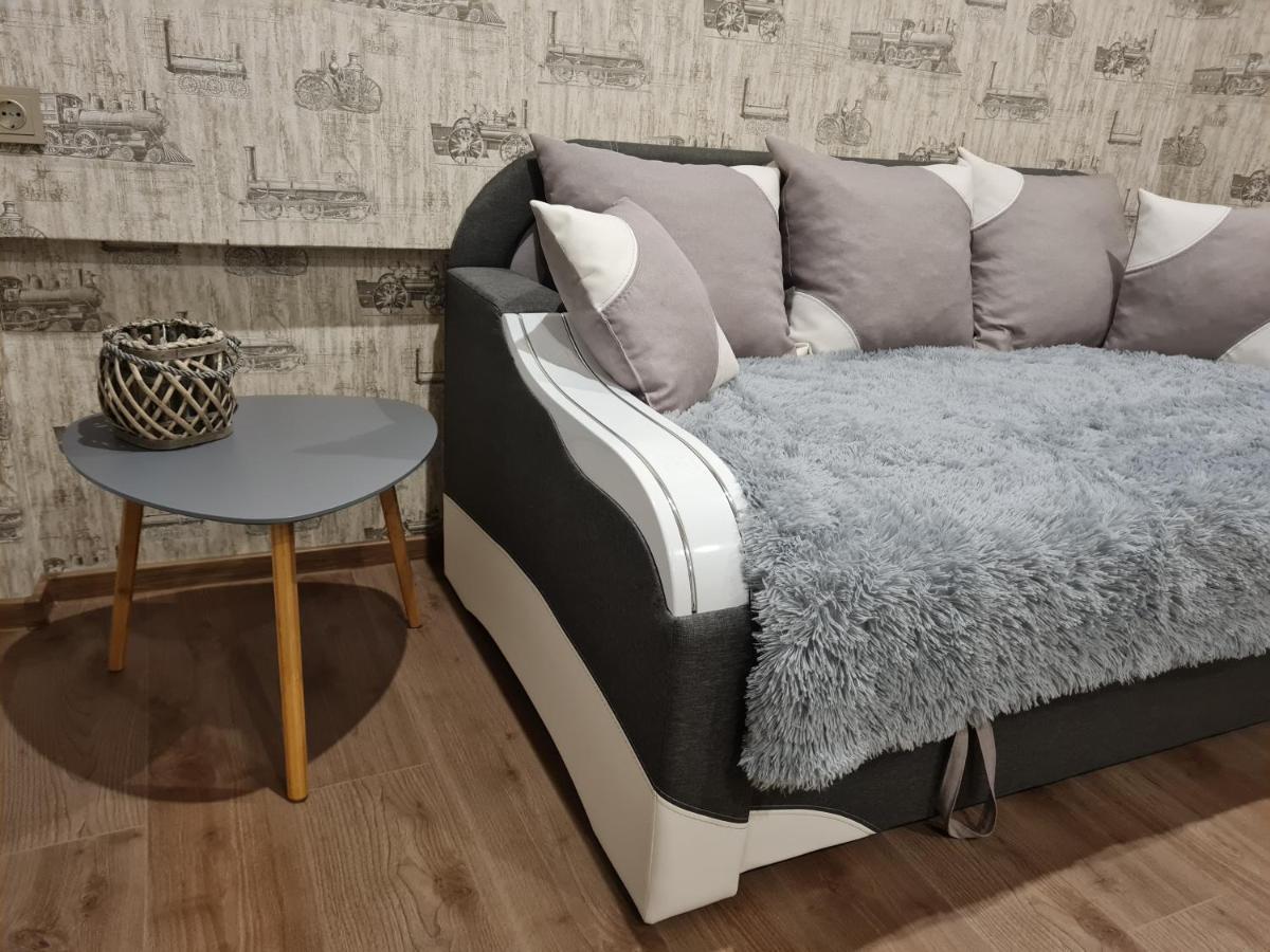 Hannah Kraslava Ngoại thất bức ảnh